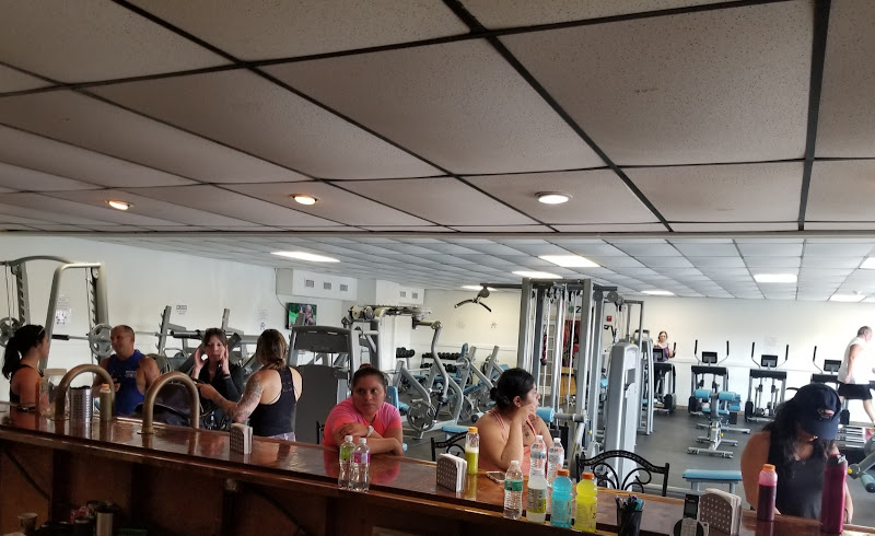 Real Time Fitness & Juice Bar (gym)